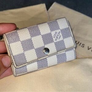 Louis Vuitton 6 ring key holder